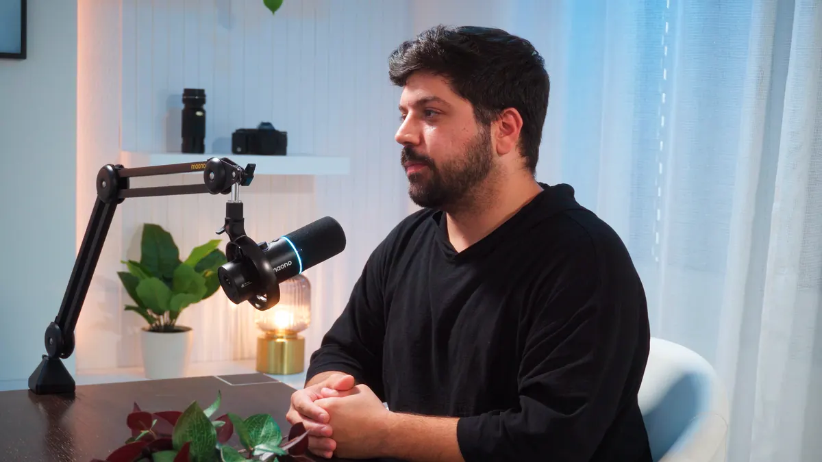 Nahaufnahme eines Gesprächspartners bei OnvitecTalk im Profil